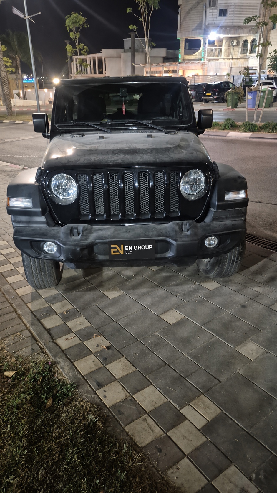 Jeep Wrangler with EN Group branded plate cover